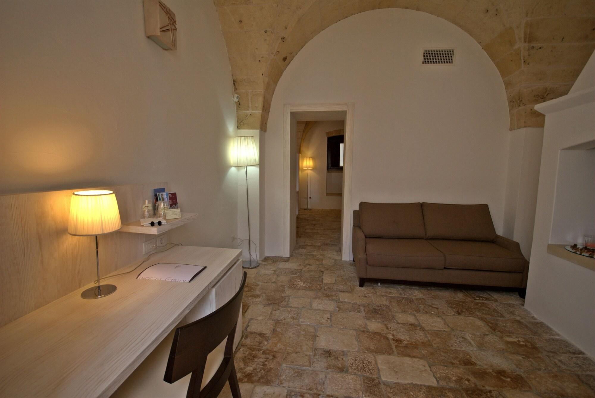 Masseria Corda Di Lana Hotel & Resort 토레 라필로 외부 사진