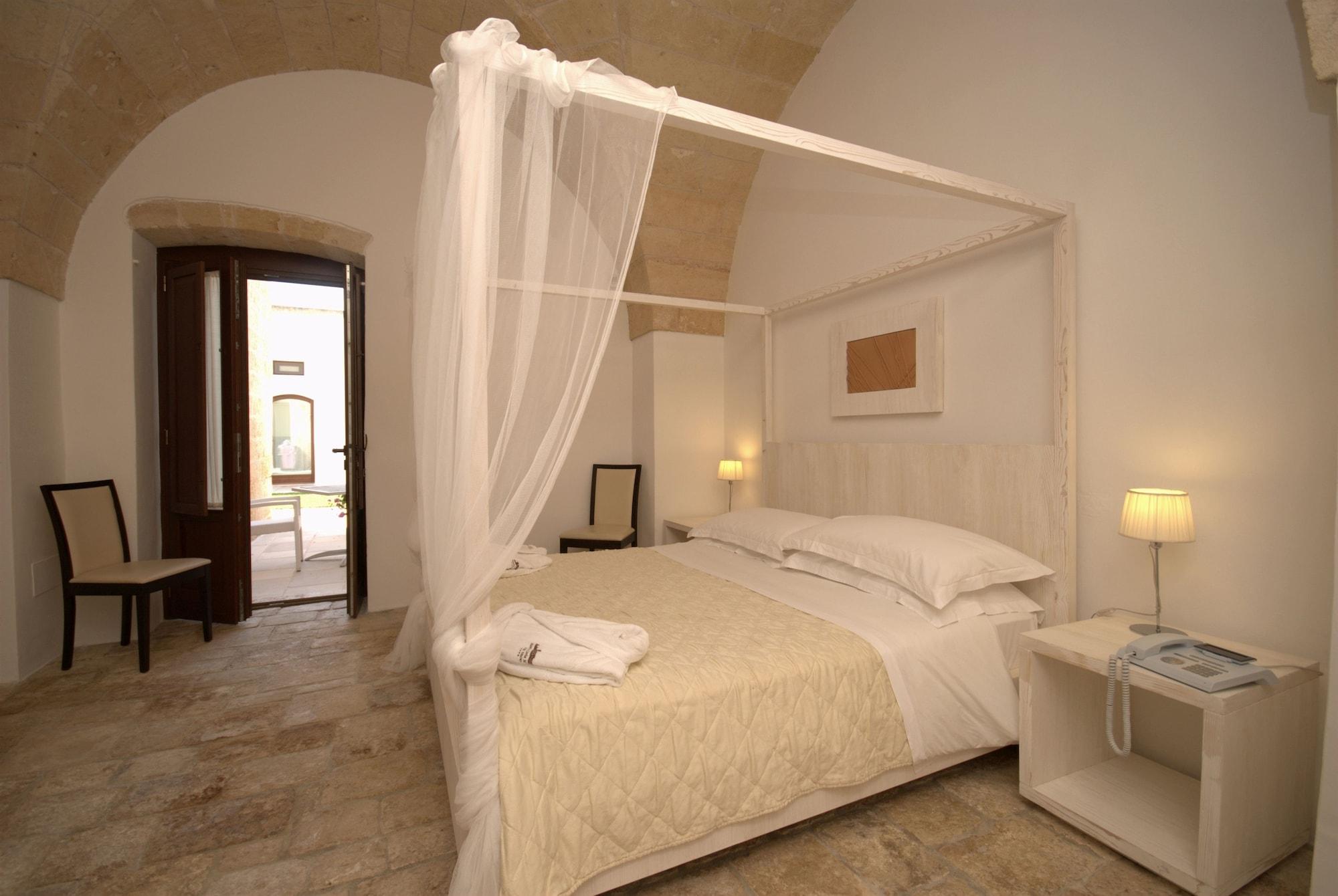Masseria Corda Di Lana Hotel & Resort 토레 라필로 외부 사진