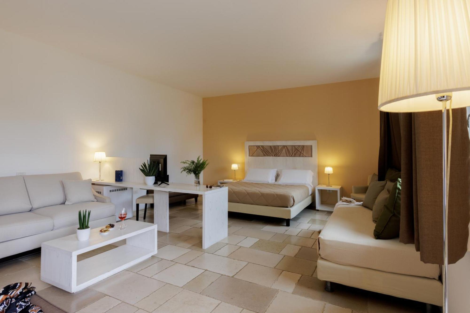Masseria Corda Di Lana Hotel & Resort 토레 라필로 외부 사진