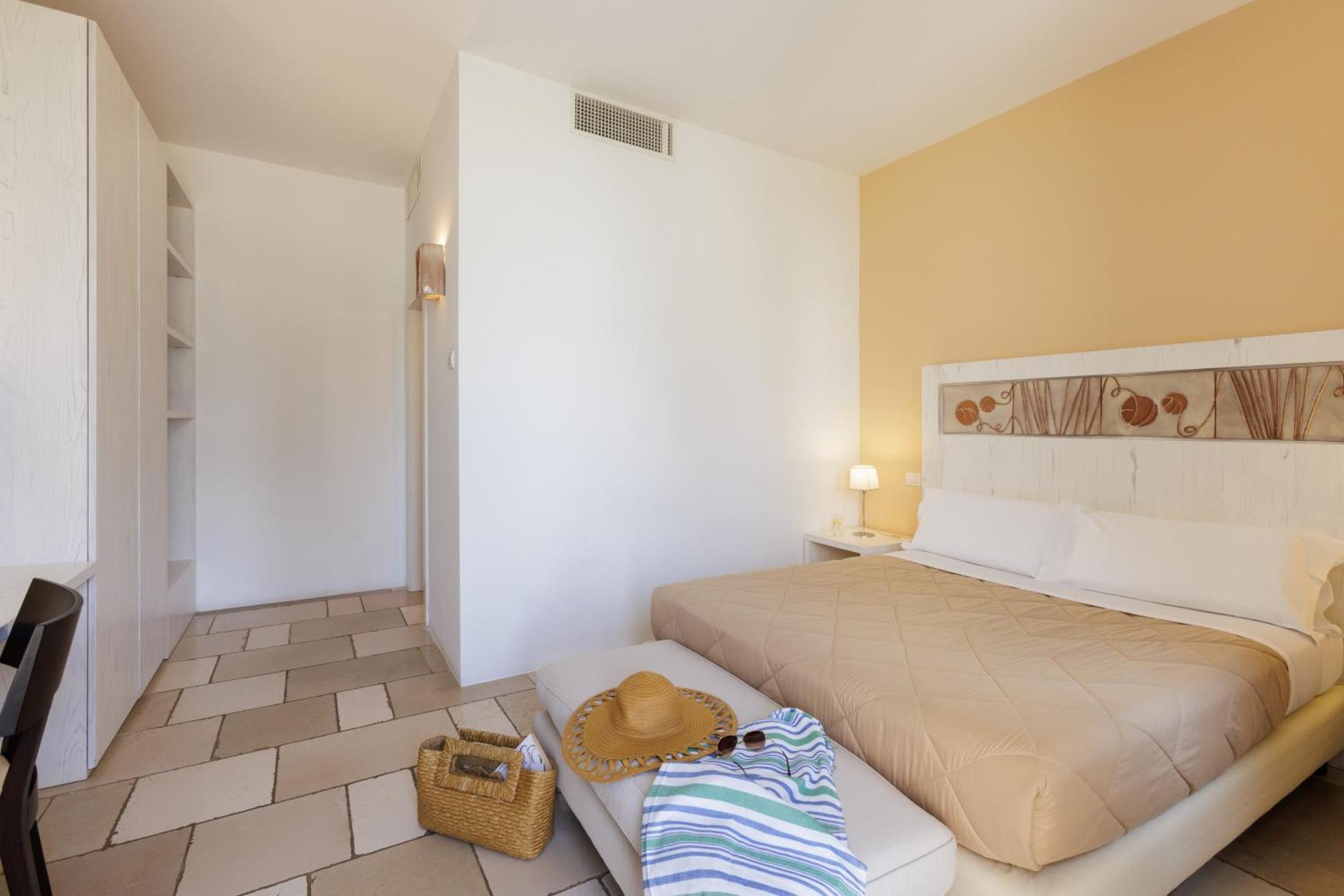 Masseria Corda Di Lana Hotel & Resort 토레 라필로 외부 사진