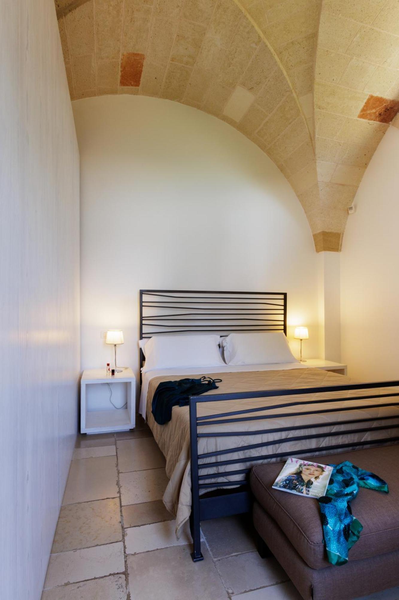 Masseria Corda Di Lana Hotel & Resort 토레 라필로 외부 사진