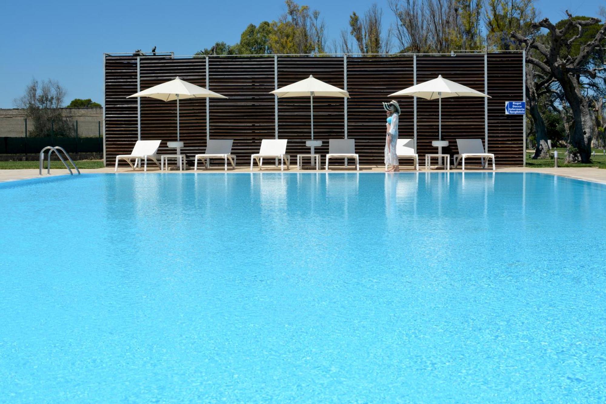 Masseria Corda Di Lana Hotel & Resort 토레 라필로 외부 사진